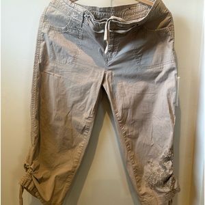 Capris pants